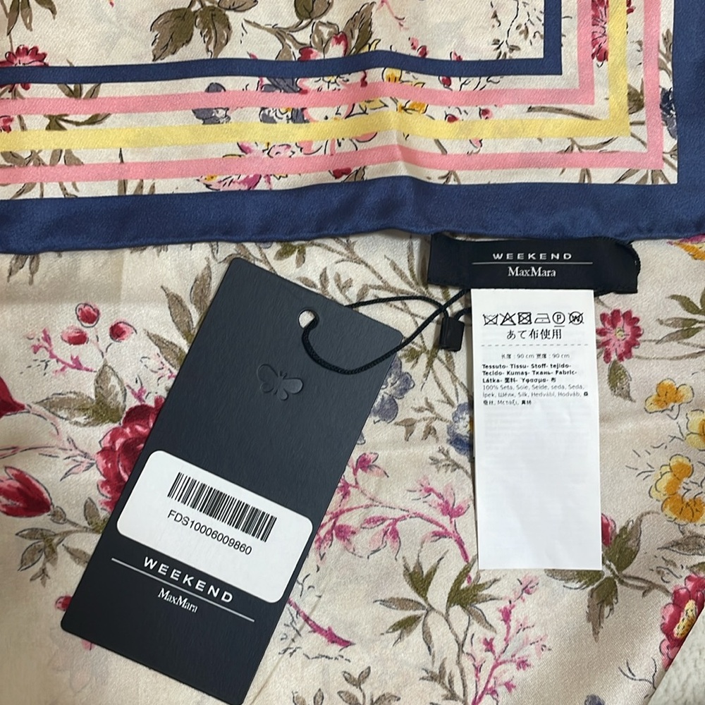 Weekend MaxMara Square scarf - Picture 2 of 6